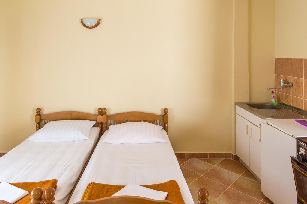 Guesthouse Blue Coast Budva Exteriör bild